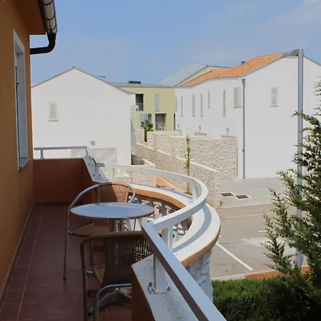Apartment 3300b Petrcane